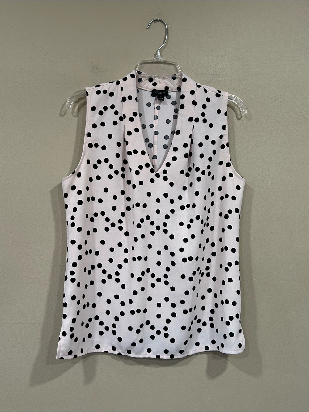 Ann Taylor Factory Pink Sleeveless Polka Dot V-Neck Camisole Size M